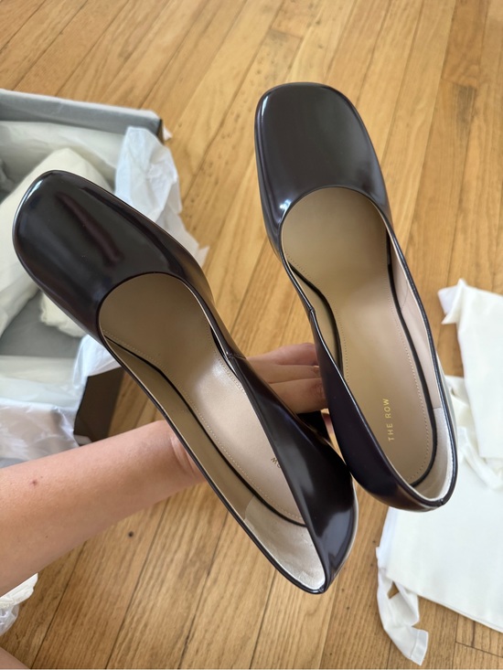 The Row Shoes - The Row Penelope leather pumps